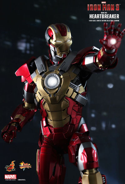 1/6 Scle Iron Man Mark XVII by Hot Toys