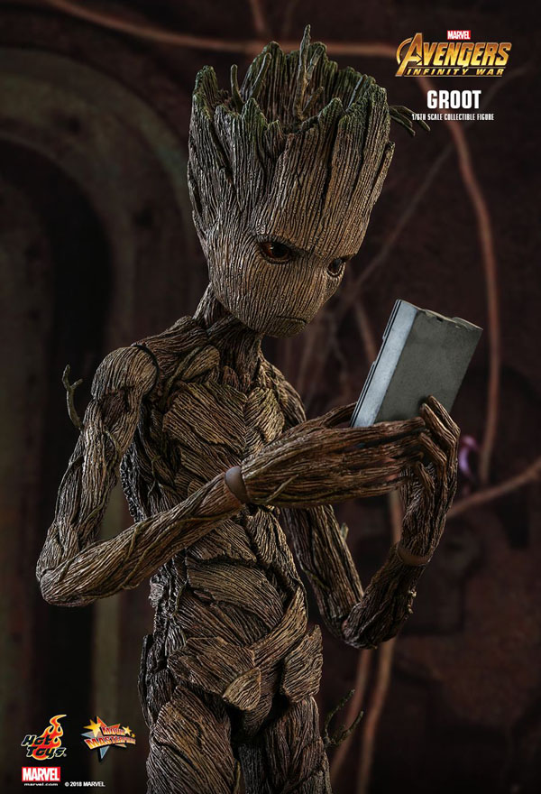 Infinity War Groot Hot Toys with Hand Held Game