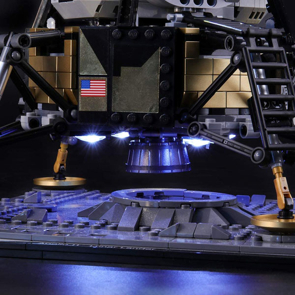 Illuminate your Lunar Lander 10266 with LED lighting