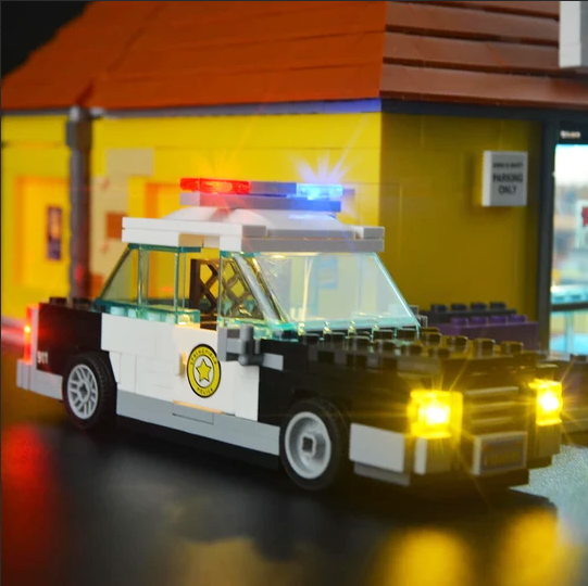 Chief Wiggum’s police in The Simpsons Lego Kwik-E-Mart