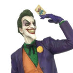 Diamond Select Batman DC Gallery Joker Comic Statue