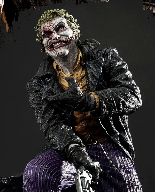 Lee Bermejo Joker Statue