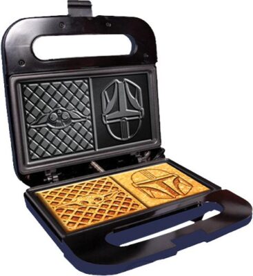 Baby Yoda and Mandalorian Dual Square Waffle Maker - Star Wars  Kitchenware by Uncanny Brands 